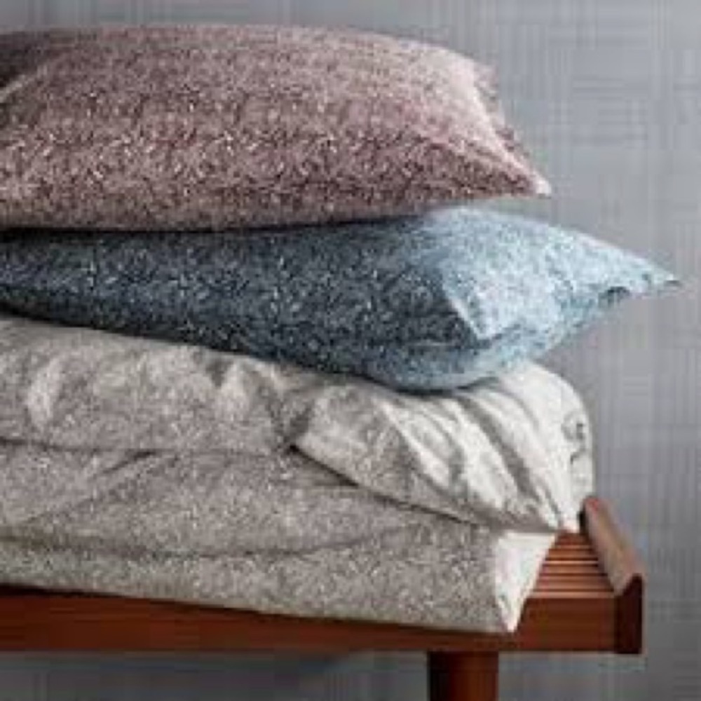 Crate & Barrel Ellio Plum Organic Cotton Standard pillow sham NWT